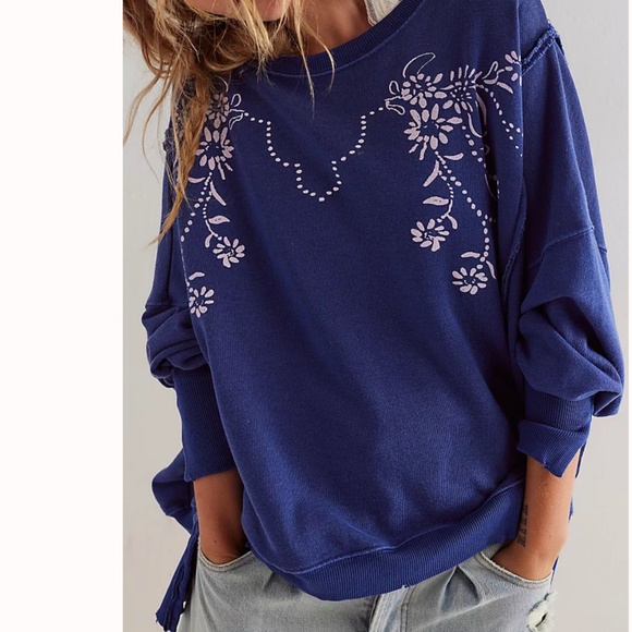 Free People We The Free Graphic Camden in Blue sz Large NWT - Picture 1 of 7